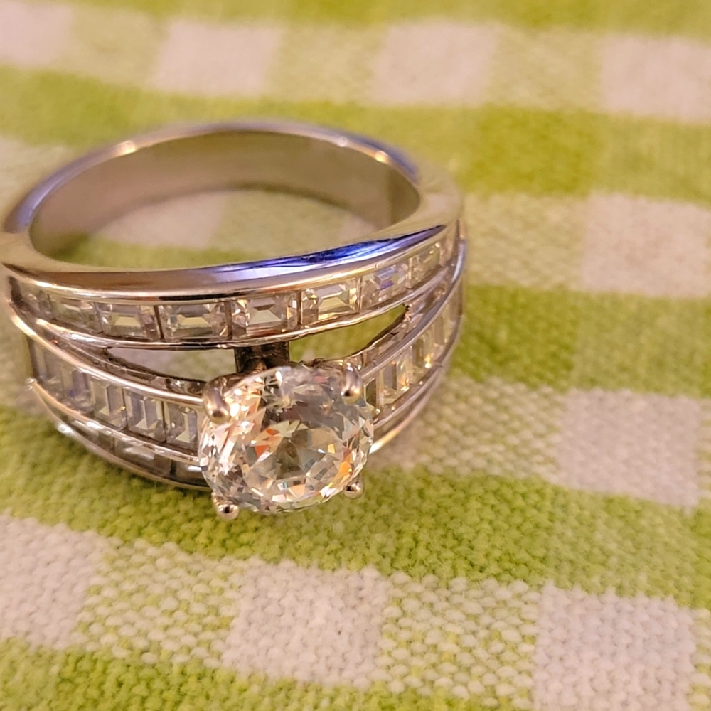 Dominique wedding  band